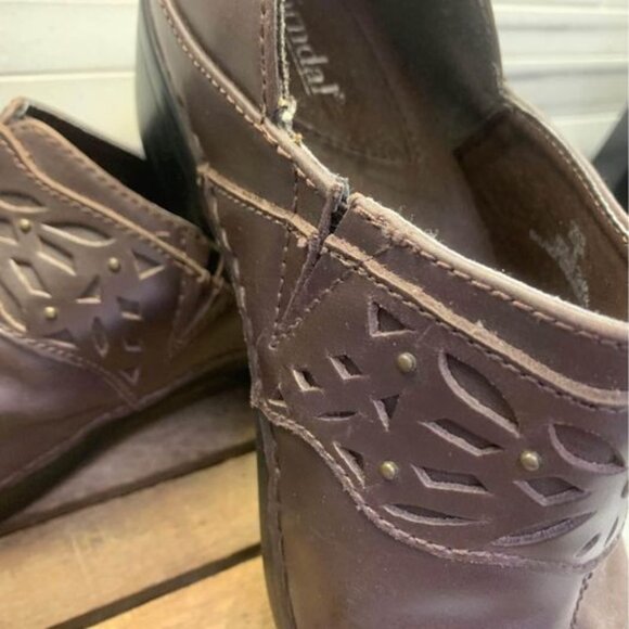 Women’s Size 8 1/2 Bjorndal Brown Clogs - Picture 4 of 9